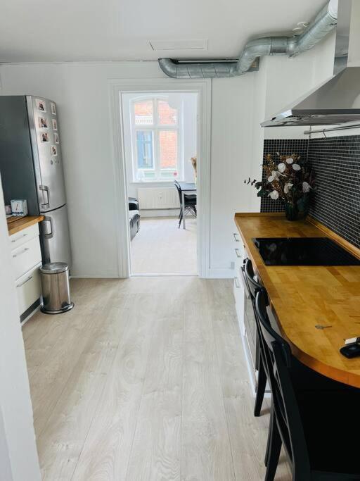 Lejlighed Lovely 1-bedroom In C *